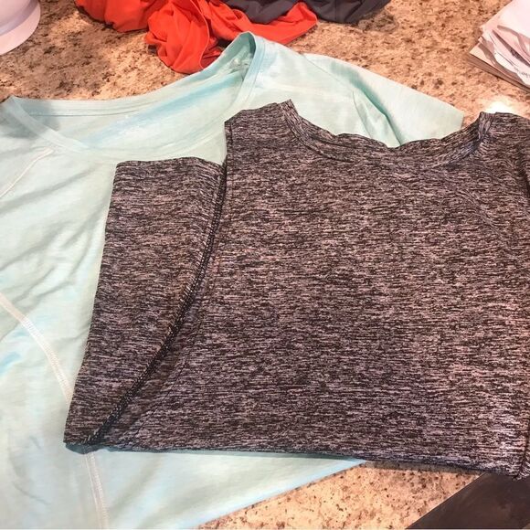 Bundle XL Women's Athletic Tops Two Piece - Picture 2 of 15